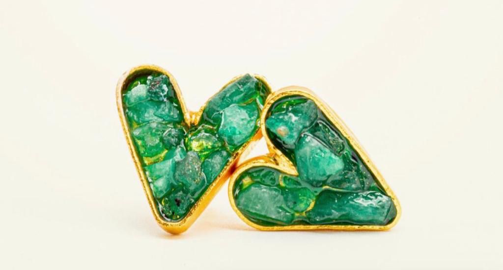Esmerald Heart Stud 2 cm